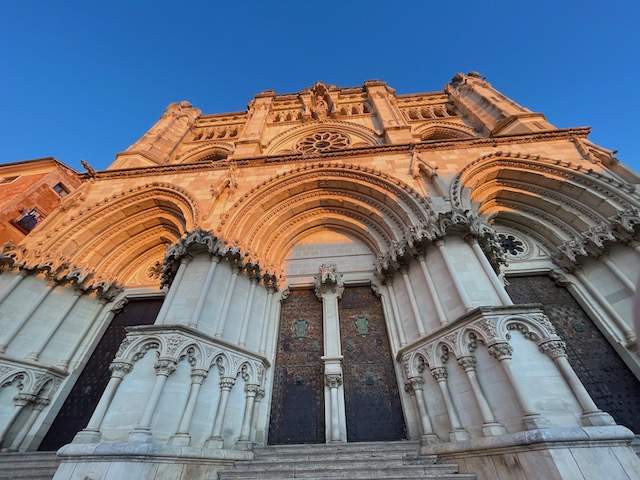 que ver en Cuenca Catedral fachada

