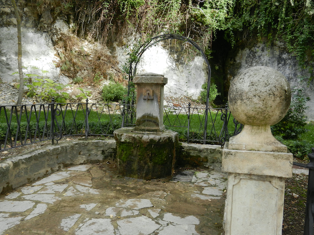 visitar Cuenca fuente virgen de las angustias. 